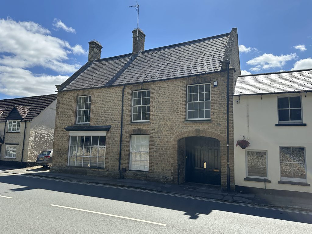 The front of 7-9 High Street, Shrivenham