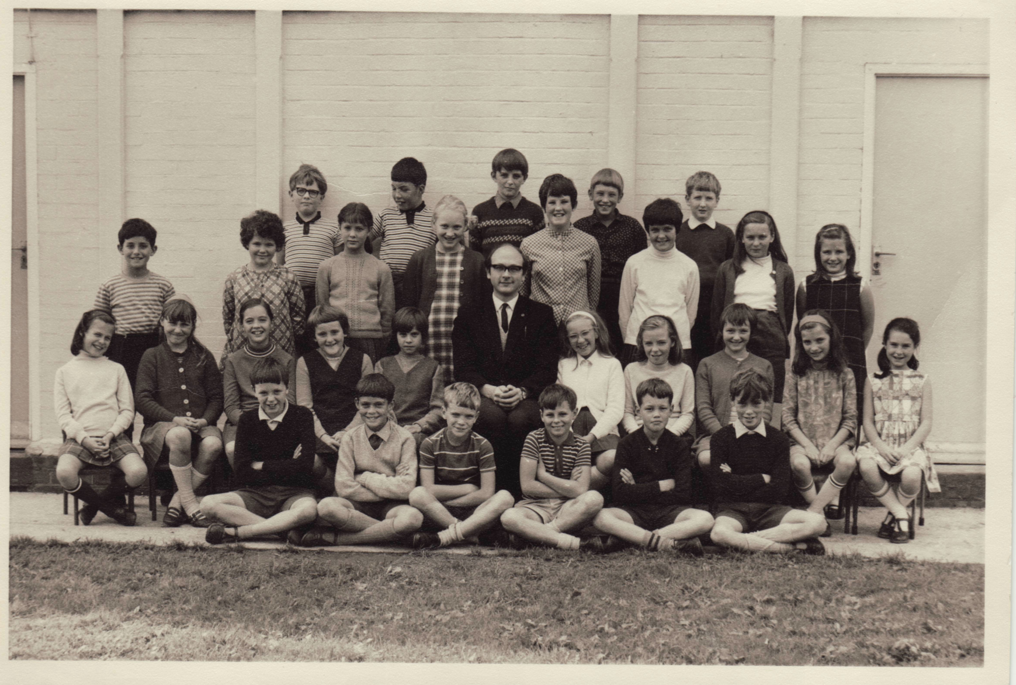 Shrivenham School Class circa 1975